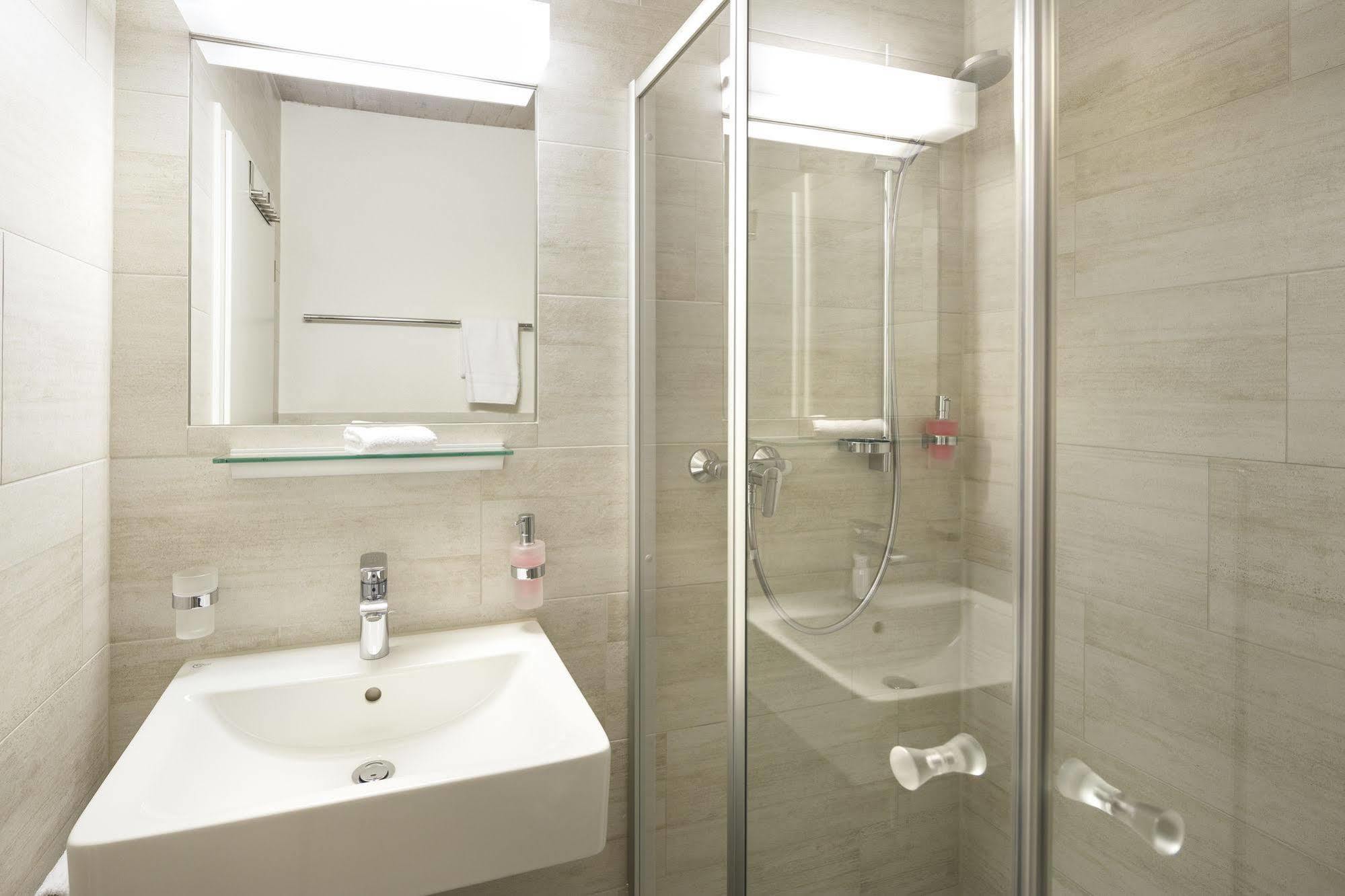 Tailormade Hotel Idea Spreitenbach Zewnętrze zdjęcie